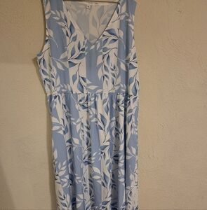 Blue and White Leaf Print Women's Dress